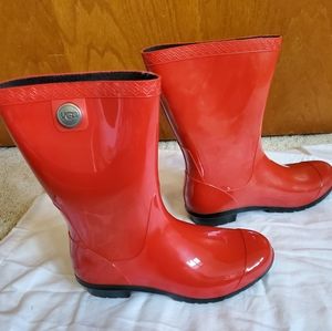 UGG Sienna Rain boot Size 6 Red